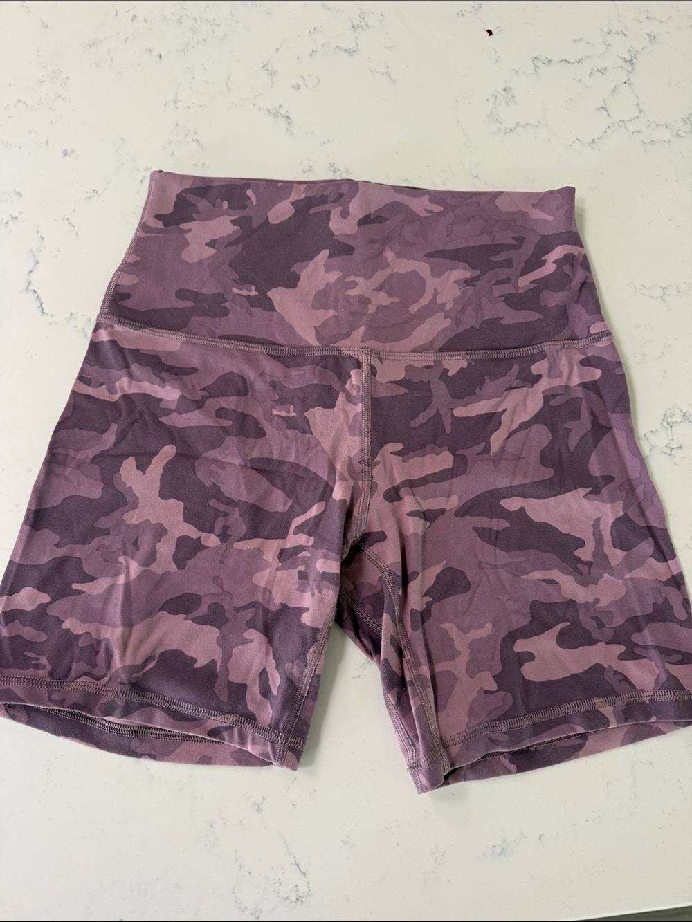 Lululemon pink camo Align biker Shorts - size 6
